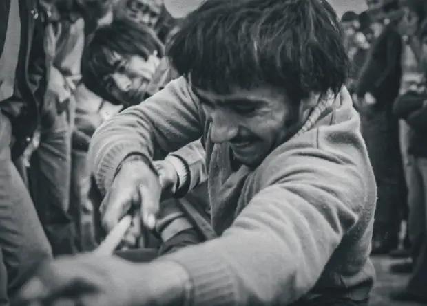 puxando a corda no jogo da tracção à corda